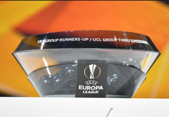 Récipient utilisé pour le tirage au sort de la Ligue Europa
